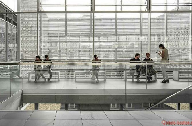 Fechamento de Área com Vidro Resistente